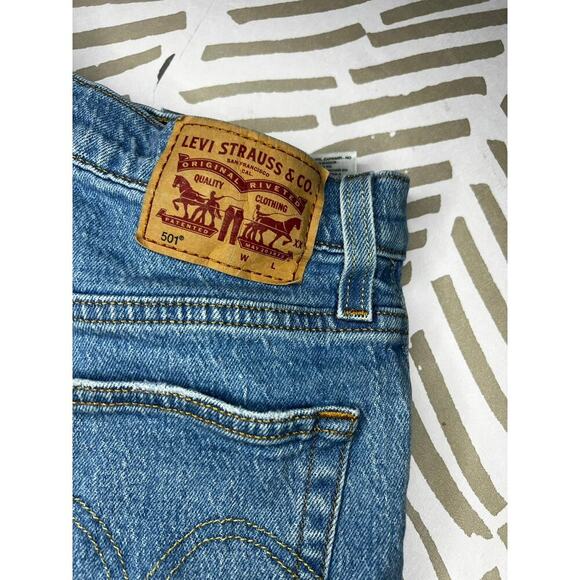 Levi's 501 Denim Jean Shorts - Women's Size 27 - Picture 4 of 6